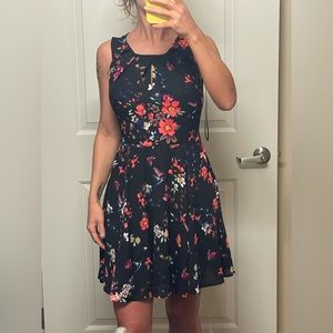 Floral dress in black